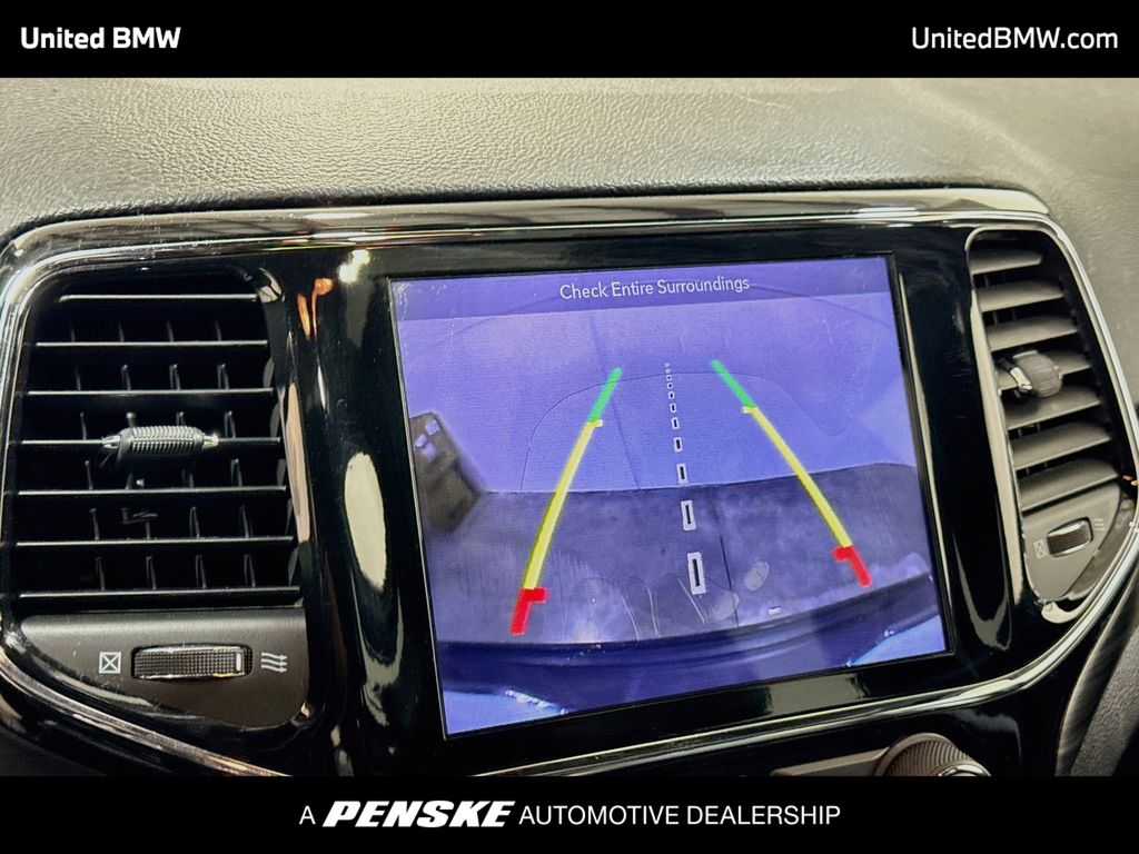 Thumbnail: 2019 Jeep Grand Cherokee - 9