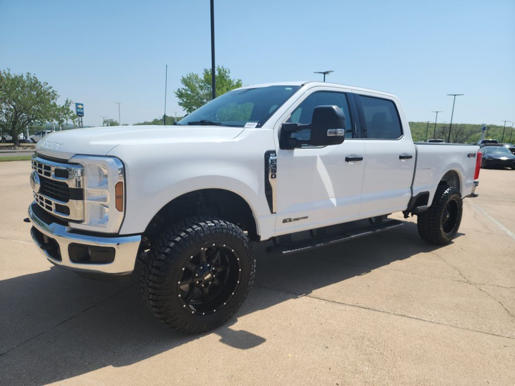 2024 Ford F-350SD XLT photo