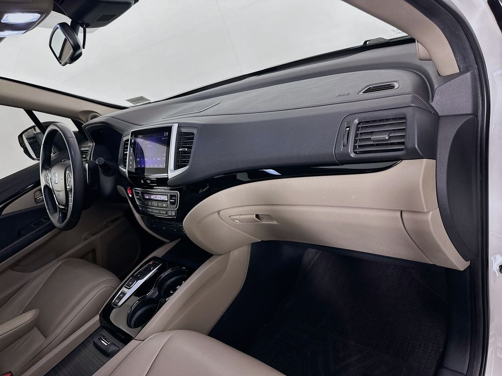 Thumbnail: 2016 Honda Pilot - 29