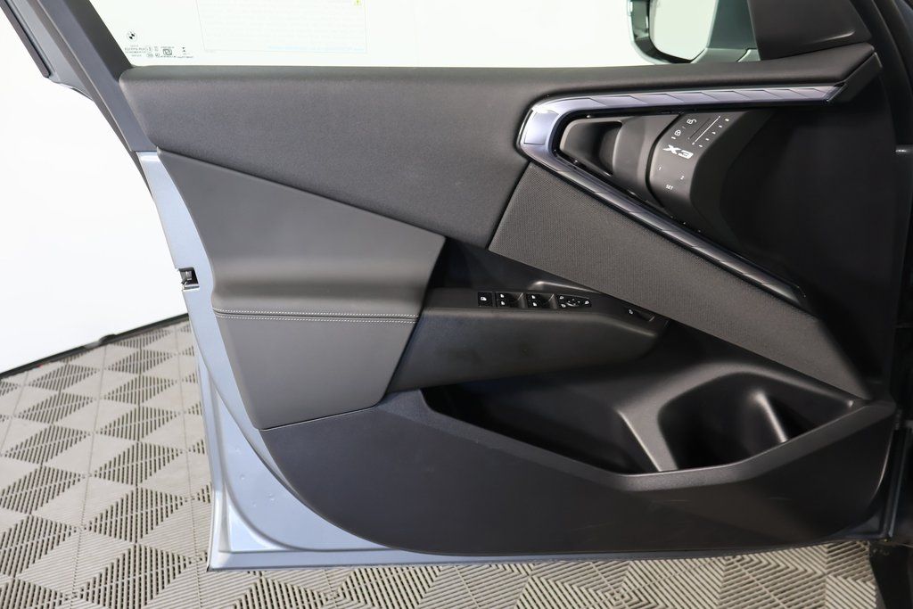 Thumbnail: 2025 BMW X3 - 12