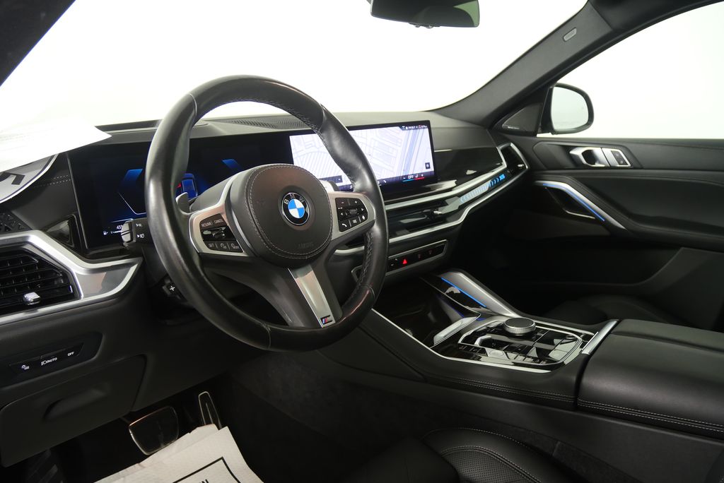 Thumbnail: 2025 BMW X6 - 14