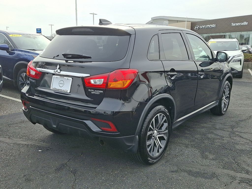 Thumbnail: 2019 Mitsubishi Outlander Sport - 6