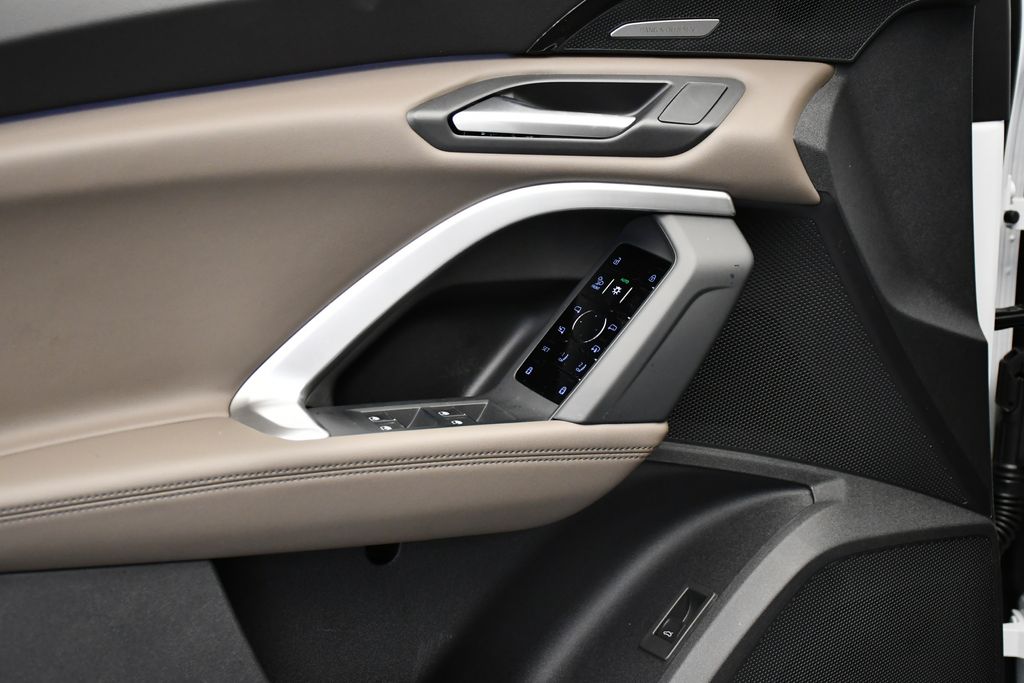 Thumbnail: 2025 Audi Q5 - 31