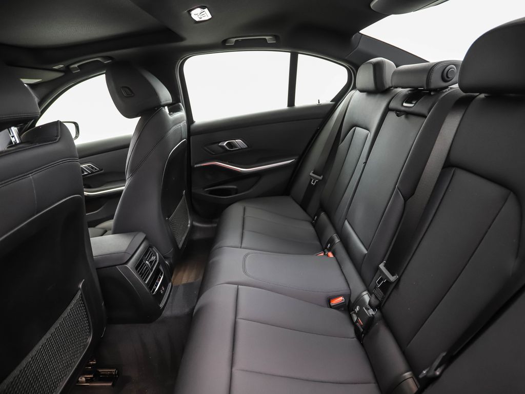 Thumbnail: 2021 BMW 3 Series - 21