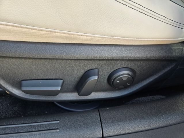 2025 Genesis G70  19