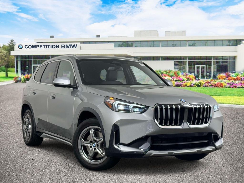 Space Silver Metallic 2023 BMW X1 xDrive28i AWD SUV / Crossover All-Wheel Drive 7-Speed Automatic
