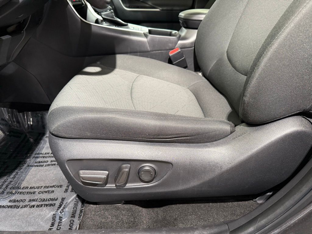 2023 Toyota RAV4 XLE 14