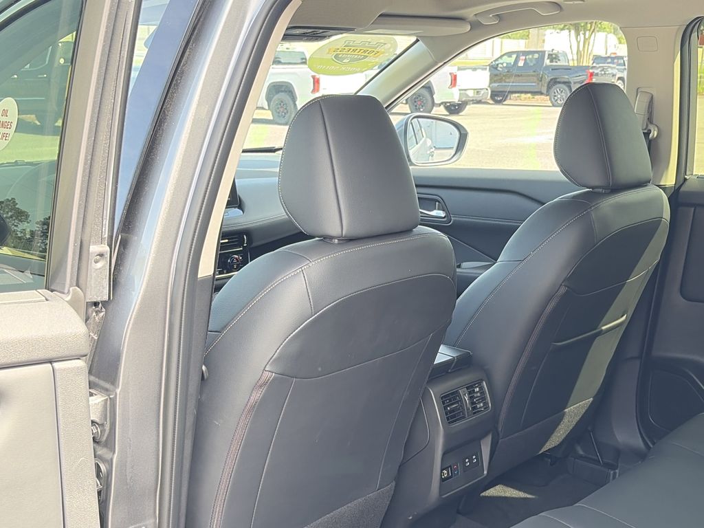 Used 2025 Nissan Rogue SUV