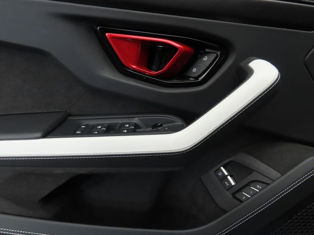 Thumbnail: 2025 Lamborghini Urus - 21