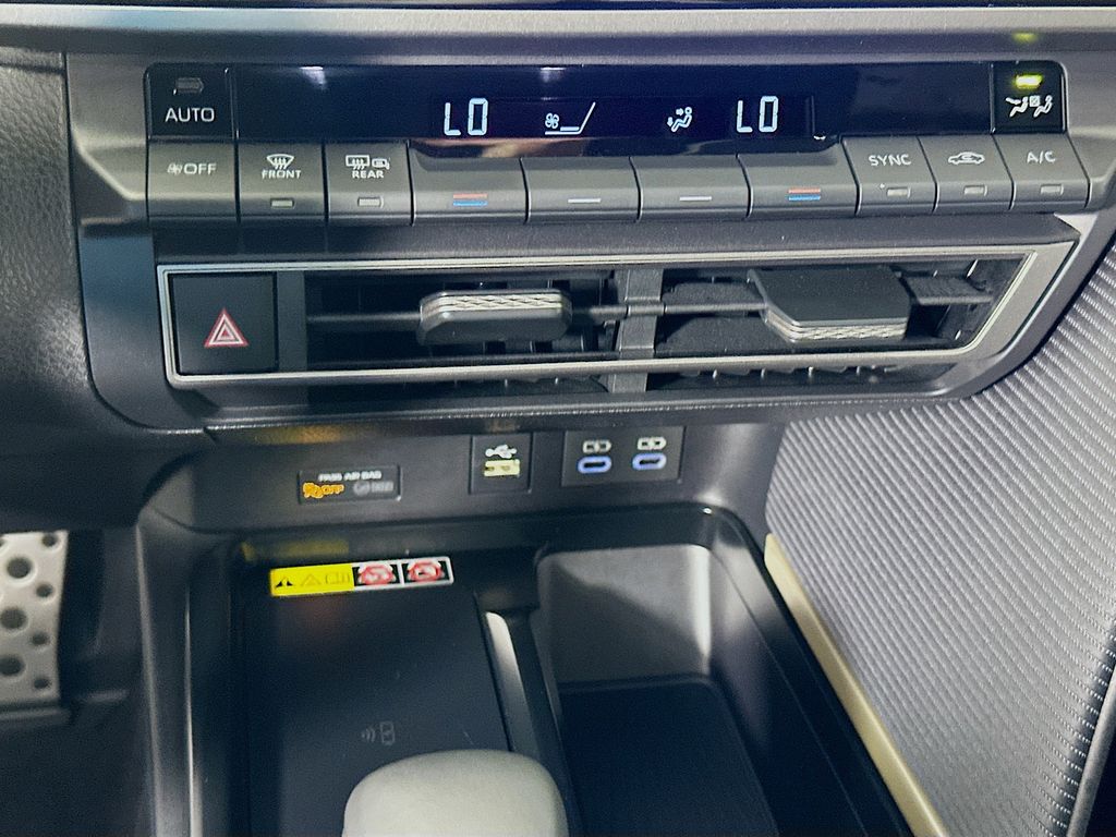 Thumbnail: 2025 Toyota Camry - 16