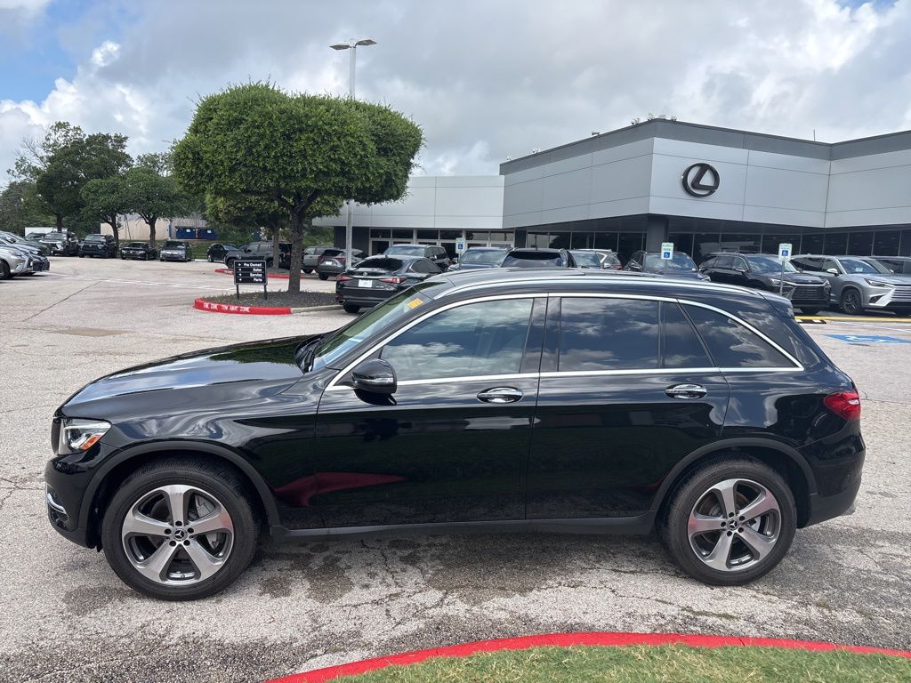 Thumbnail: 2019 Mercedes-Benz GLC - 2