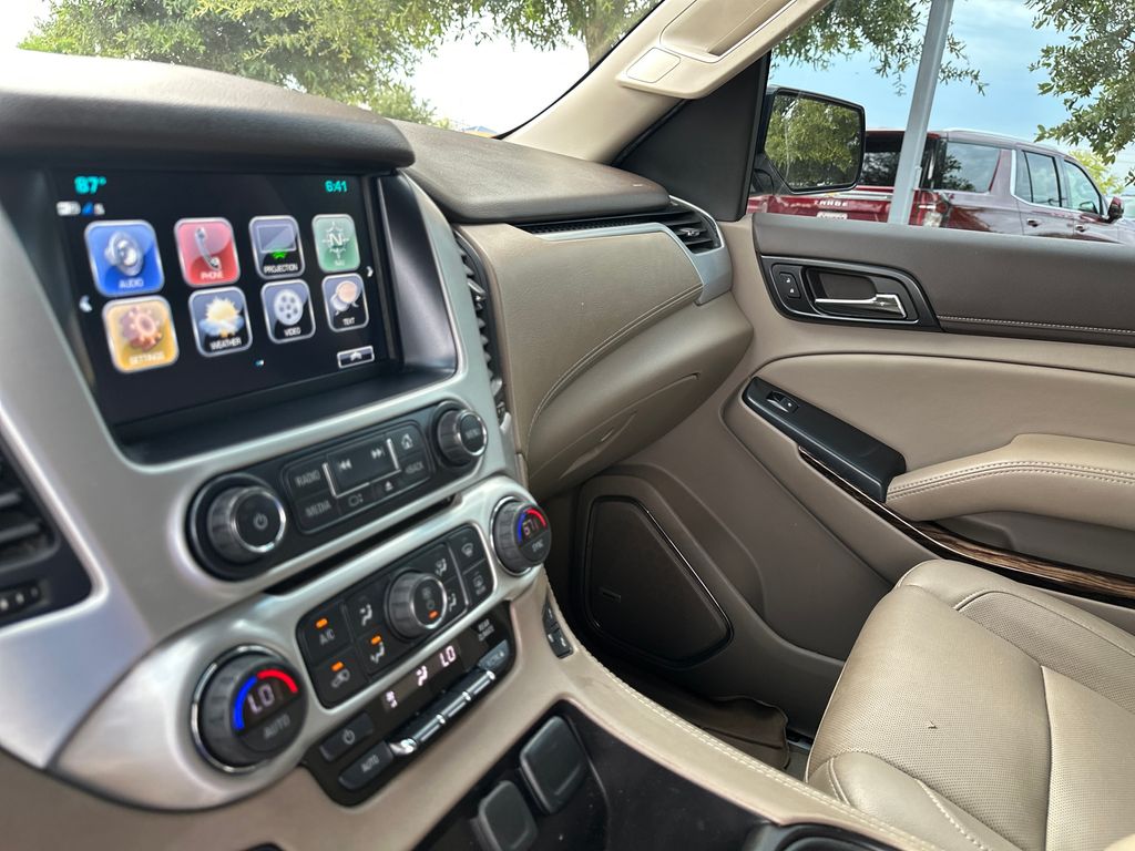 Used 2020 White GMC SLT image 23