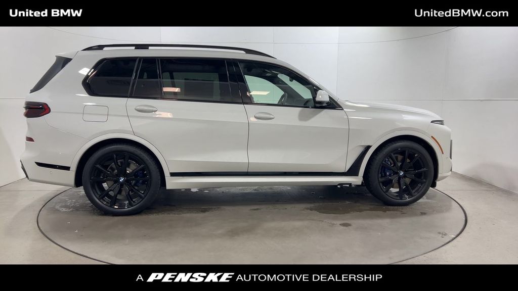Thumbnail: 2026 BMW X7 - 9