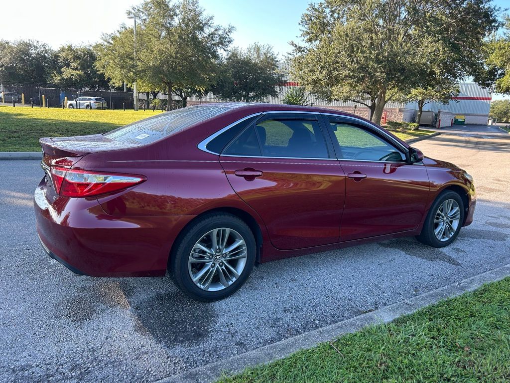 Thumbnail: 2016 Toyota Camry - 5