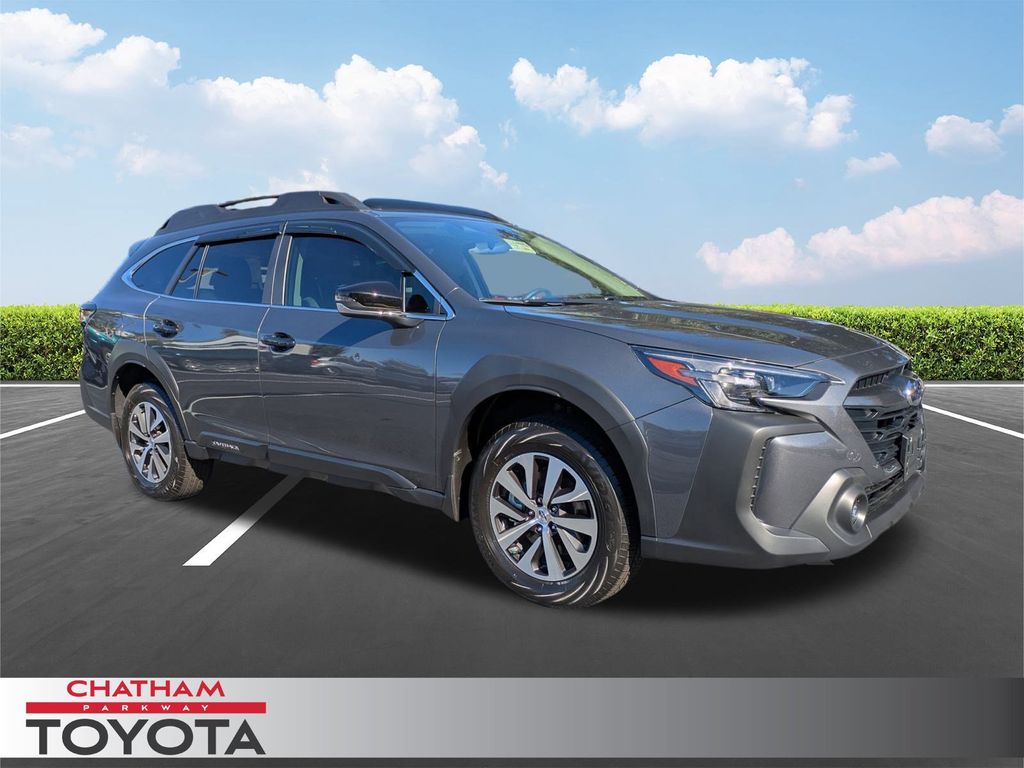 2025 Subaru Outback Premium's photo