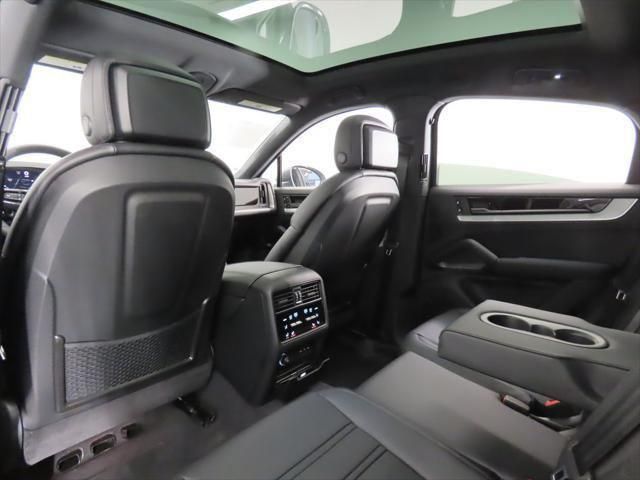 Thumbnail: 2025 Porsche  - 6