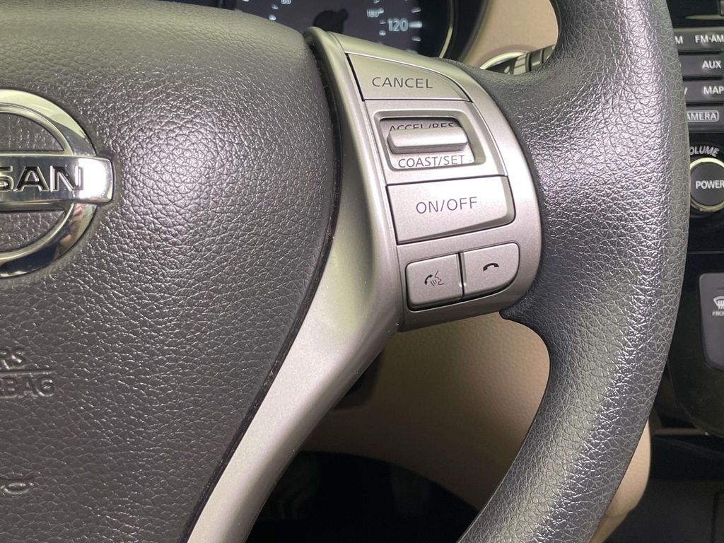 2016 Nissan Rogue SV White at Grove City Ford