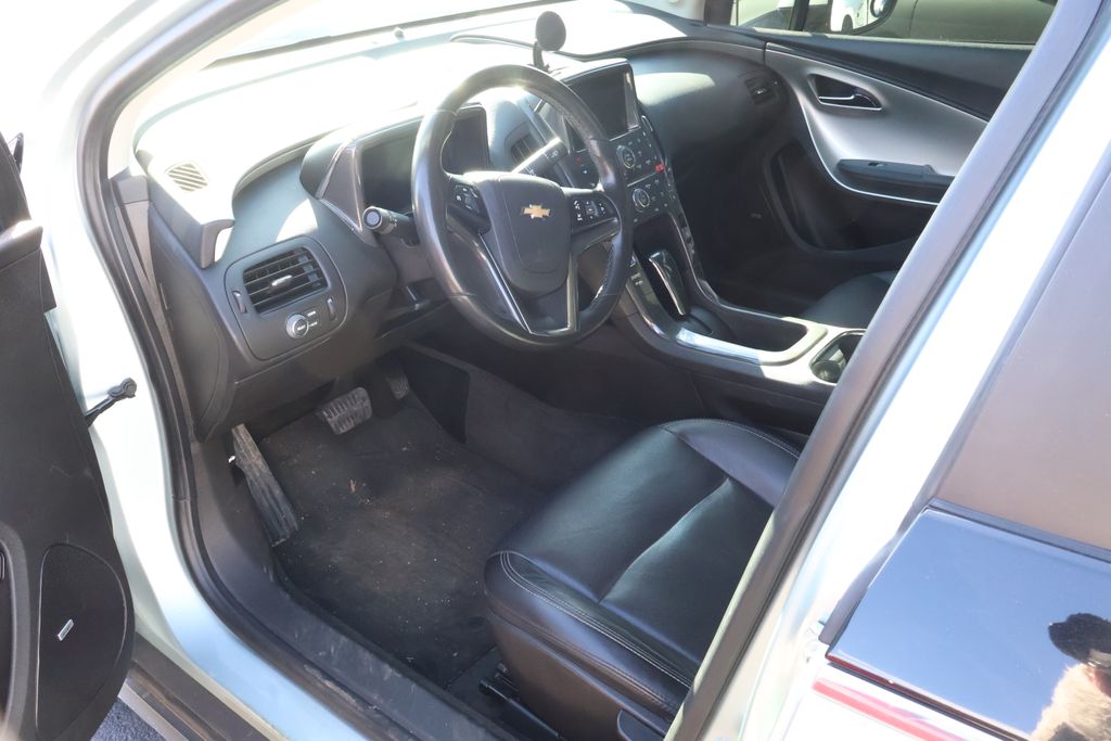Thumbnail: 2012 Chevrolet Volt - 7