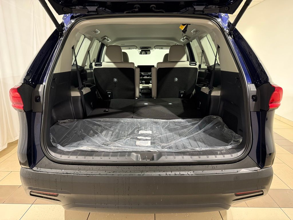 Thumbnail: 2026 Toyota Grand Highlander - 12