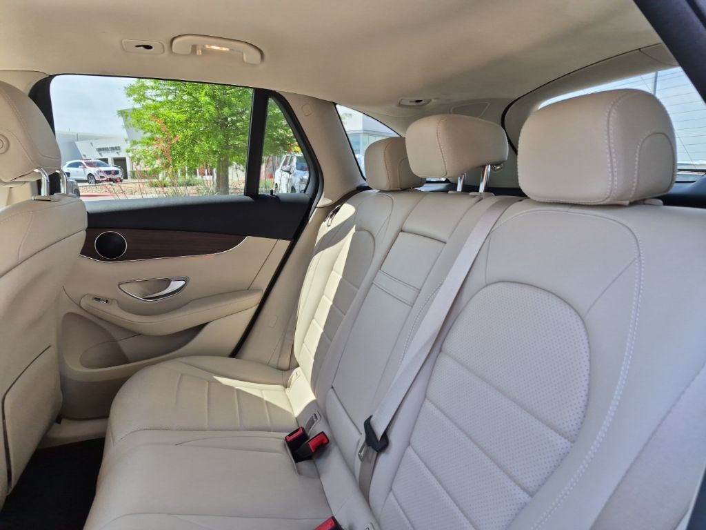 Used Car 2022 Mercedes-benz Glc  Glc 300 For Sale Under $35,000 In Austin, Texas