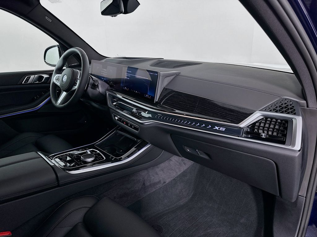Thumbnail: 2025 BMW X5 - 30