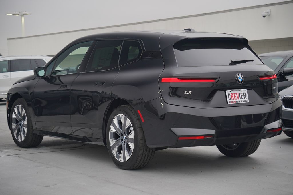 Thumbnail: 2026 BMW iX - 7