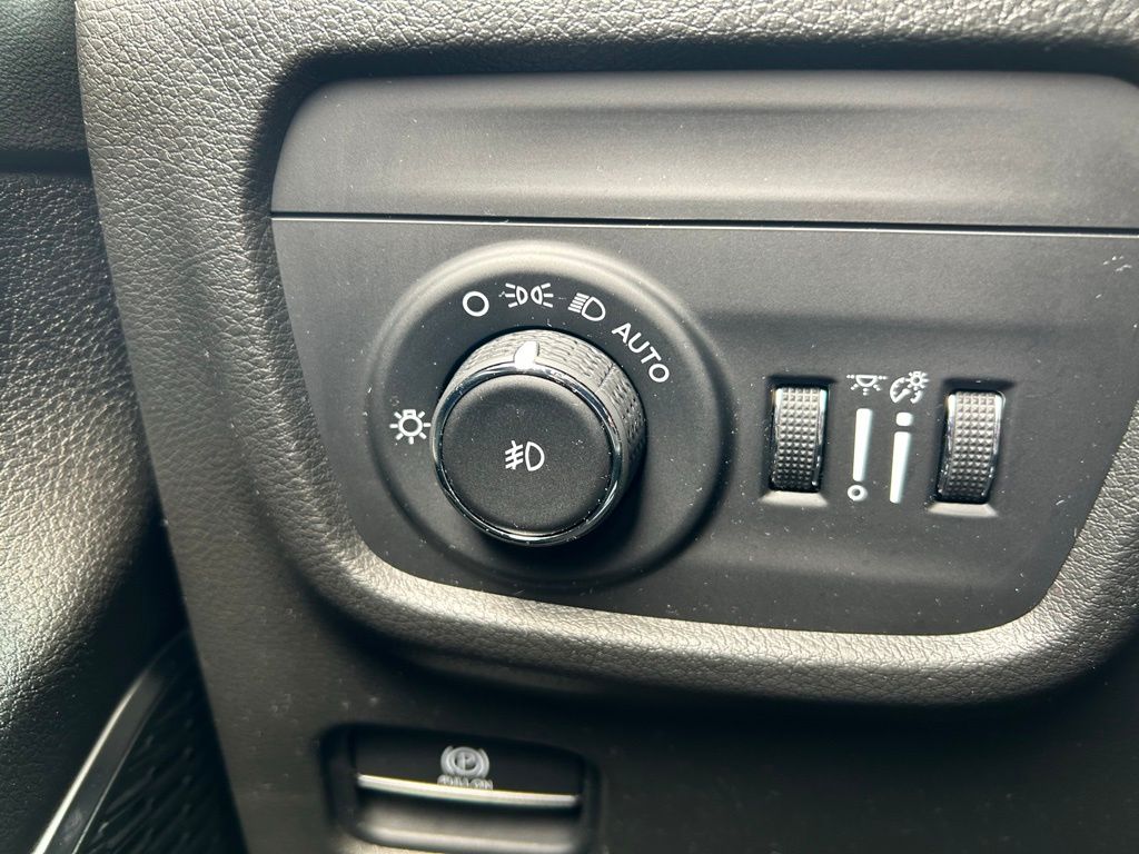 2021 Jeep Grand Cherokee L Summit 14