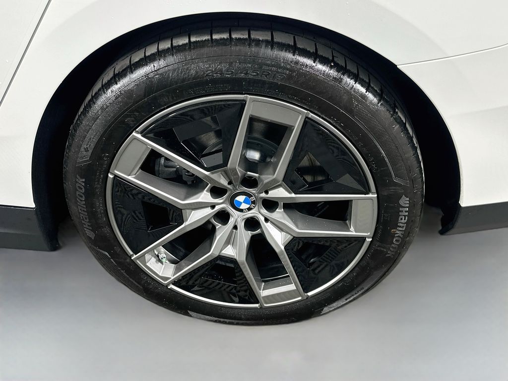 Thumbnail: 2026 BMW i5 - 23