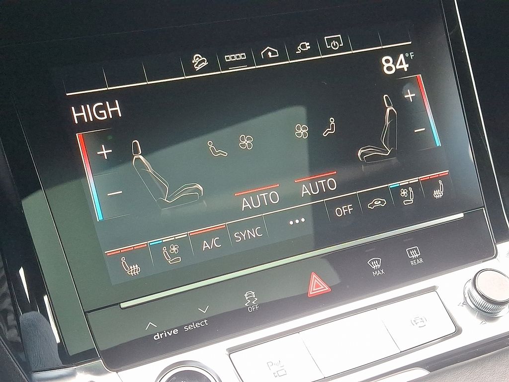 Thumbnail: 2023 Audi e-tron GT - 16