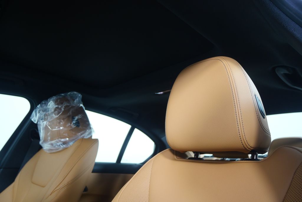 Thumbnail: 2026 BMW 3 Series - 11