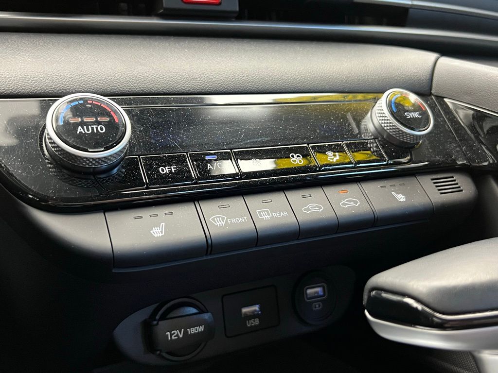 Thumbnail: 2021 Hyundai Elantra - 12
