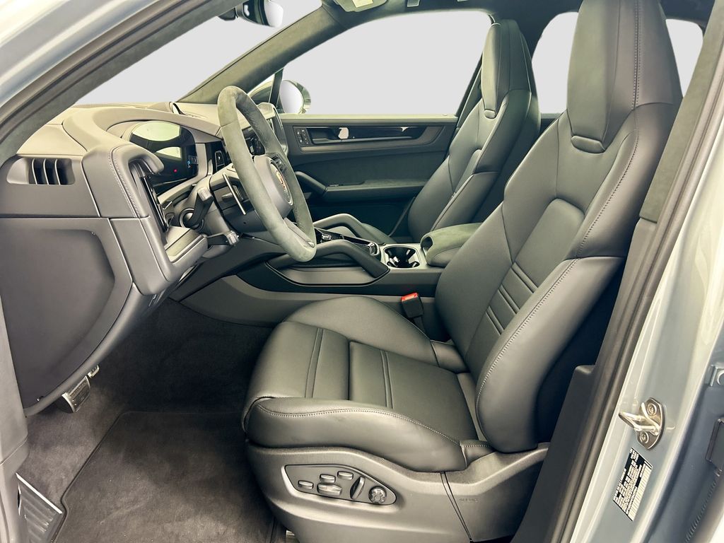 Thumbnail: 2026 Porsche Cayenne - 5