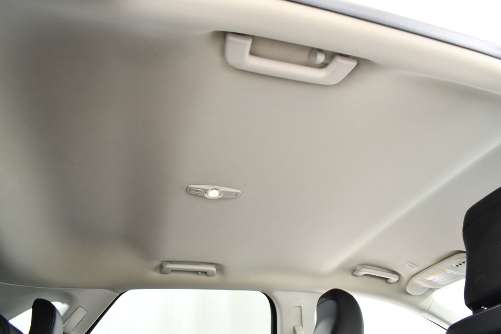 Used 2023 White Ford SEL image 18