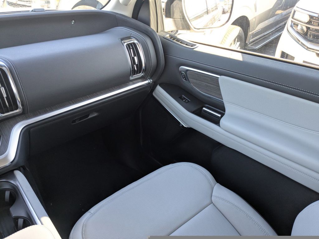 2025 Ford Expedition Platinum MAX