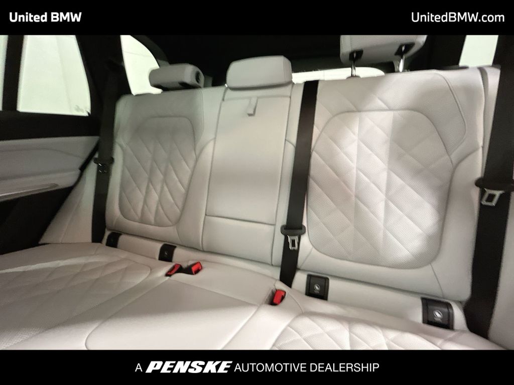 Thumbnail: 2026 BMW X5 - 21