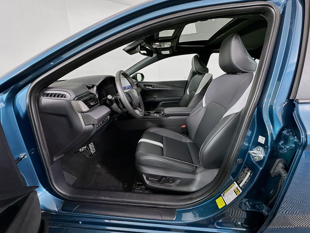 Thumbnail: 2025 Toyota Camry - 20