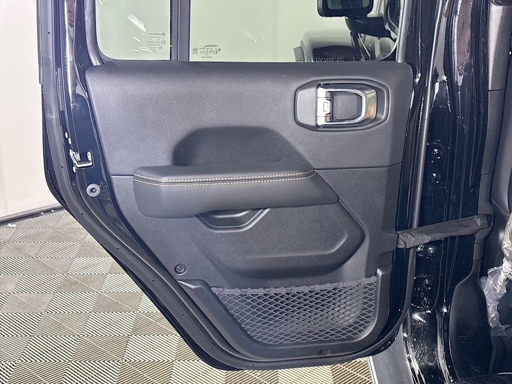 2025 Jeep Wrangler Rubicon 392