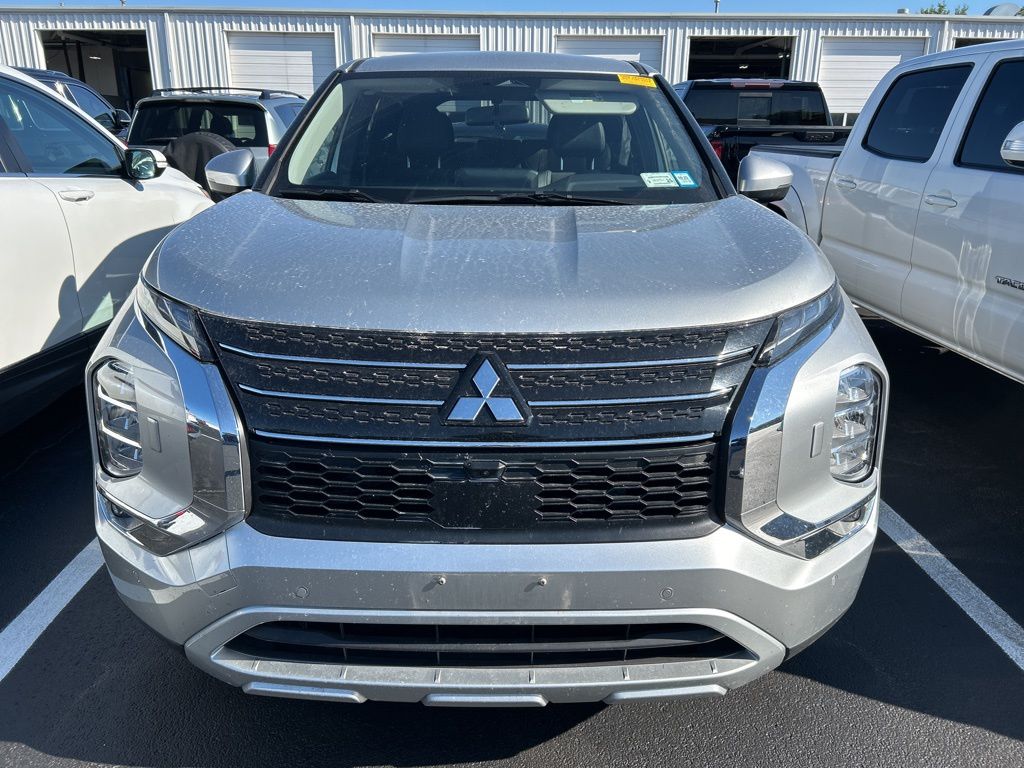 Thumbnail: 2024 Mitsubishi Outlander - 5