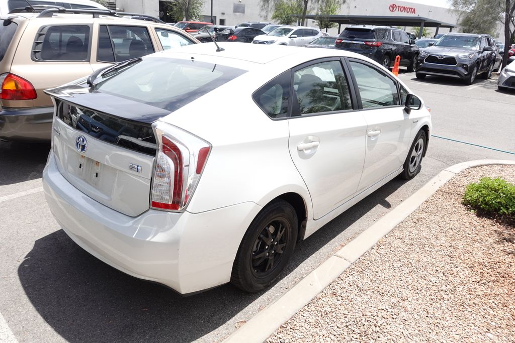 2015 Toyota Prius Two's photo