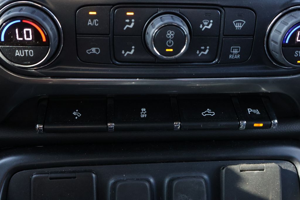 2018 Chevrolet Silverado 1500 LTZ 27