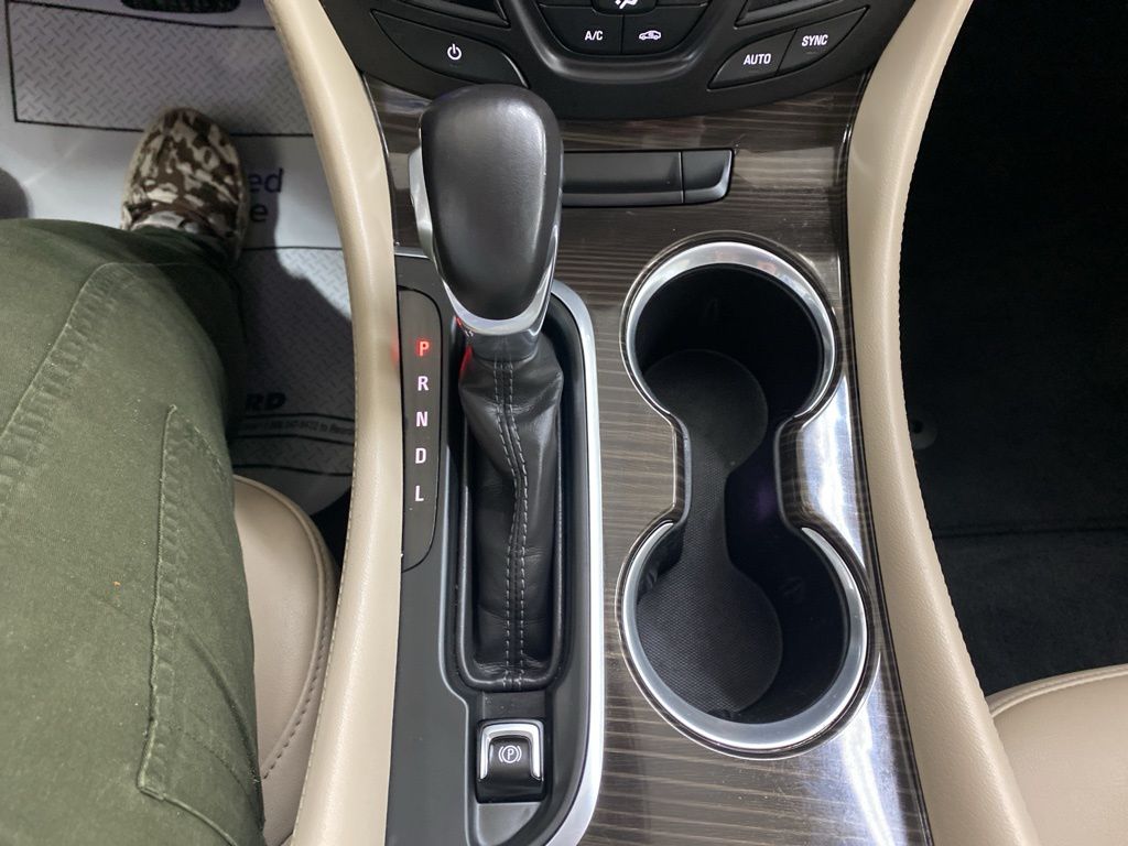2020 Buick Envision Essence photo