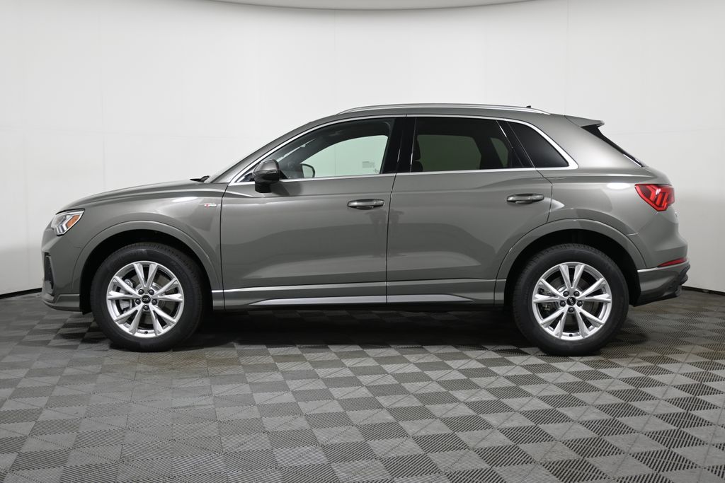 Thumbnail: 2025 Audi Q3 - 2