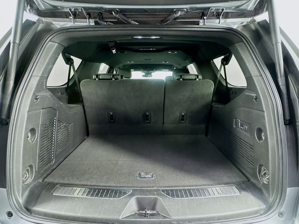 2024 Chevrolet Suburban Premier photo