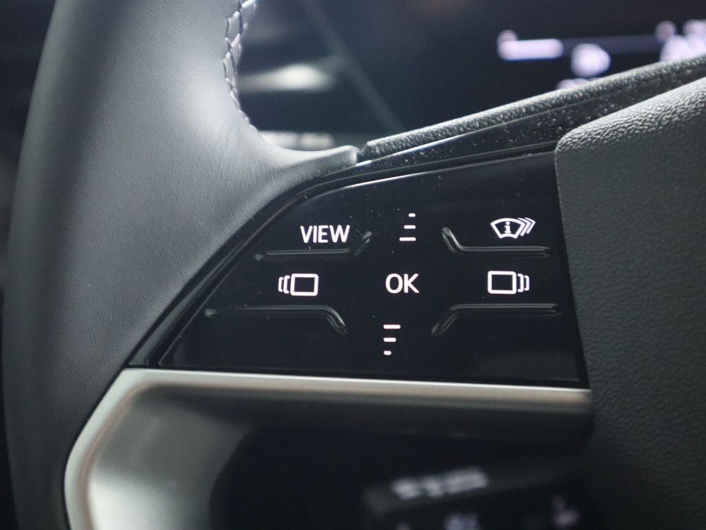 Thumbnail: 2025 Audi Q5 - 13