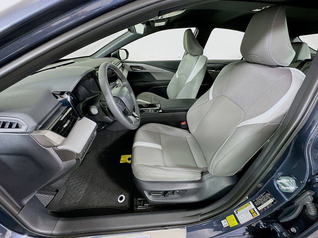 Thumbnail: 2026 Toyota Camry - 21