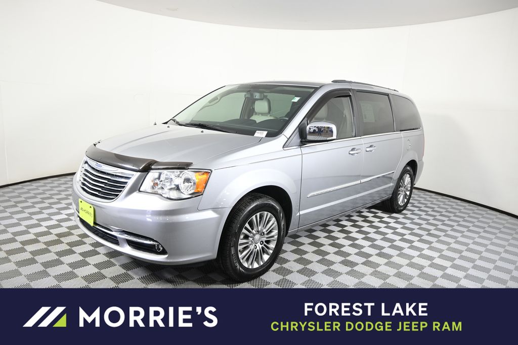 2015 Chrysler Town & Country Touring-L