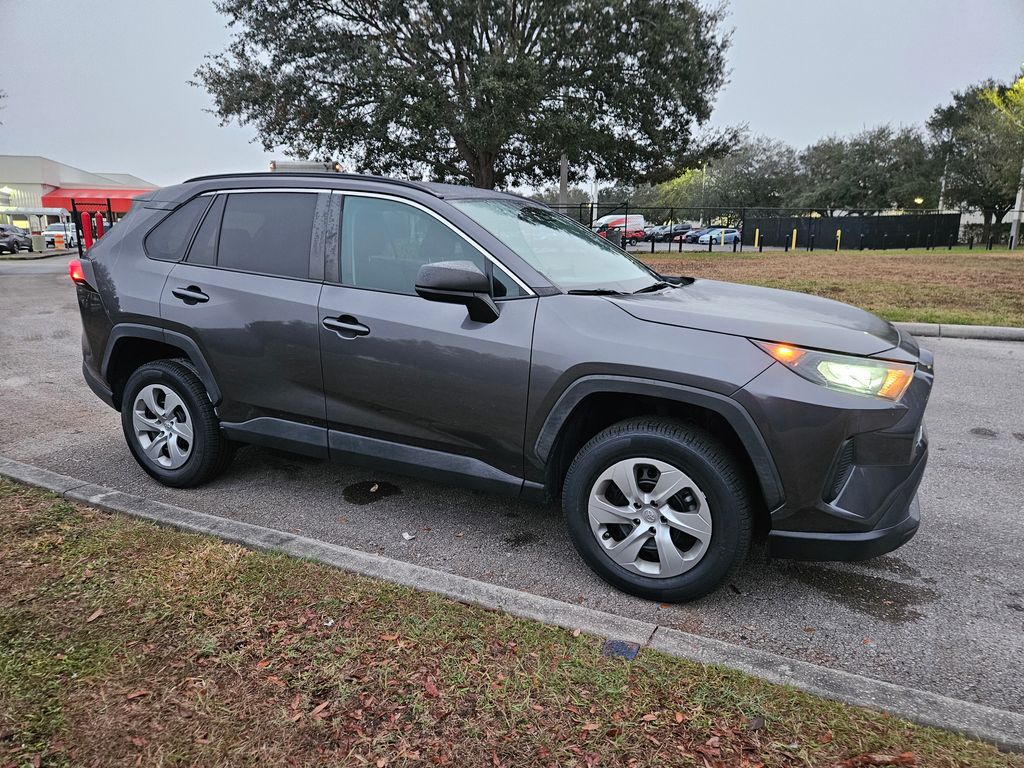 2021 Toyota RAV4 LE 7