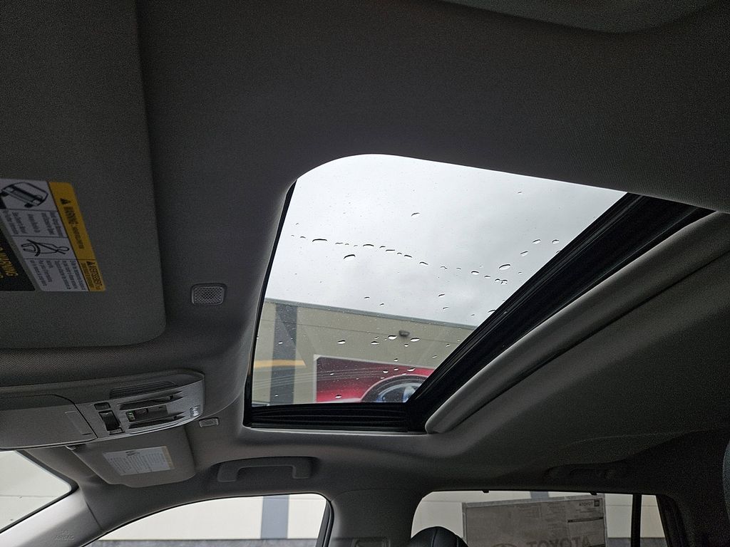 Thumbnail: 2026 Toyota Highlander - 11