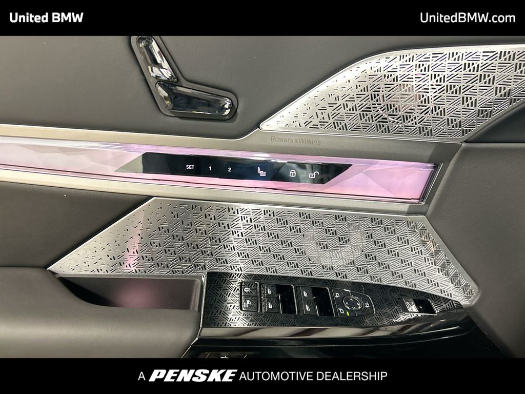 2025 BMW 7 Series 760i xDrive 11