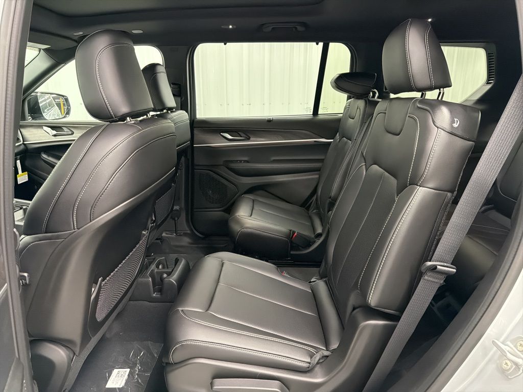 2025 Jeep Grand Cherokee L Limited - 11